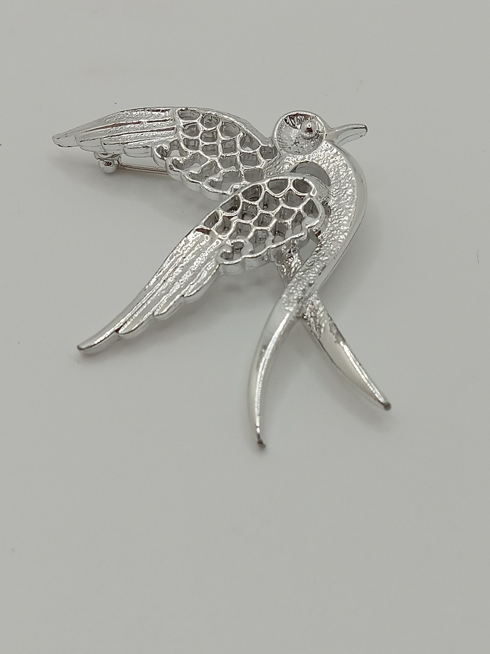 Vintage Sarah Coventry Swallow Bird Brooch Silver Tone Openwork Flying Pin